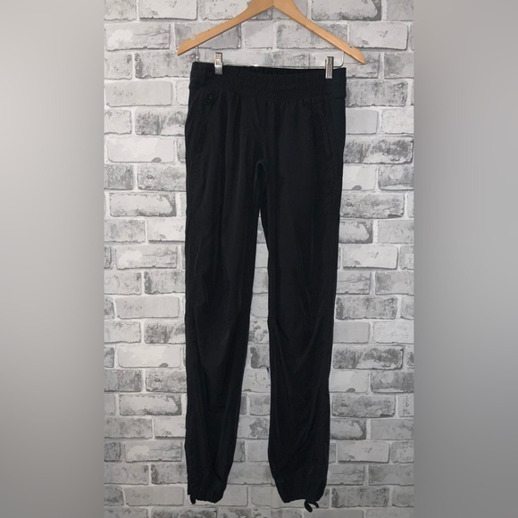 Lululemon Run: Dog Runner Pant
Black - Picture 7 of 11